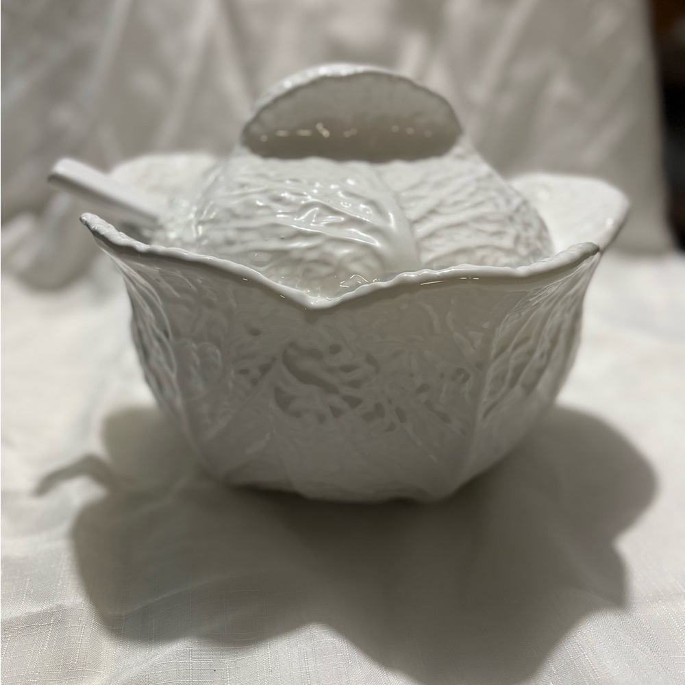 Vintage Himark Elegant White Cabbage Serveware Set